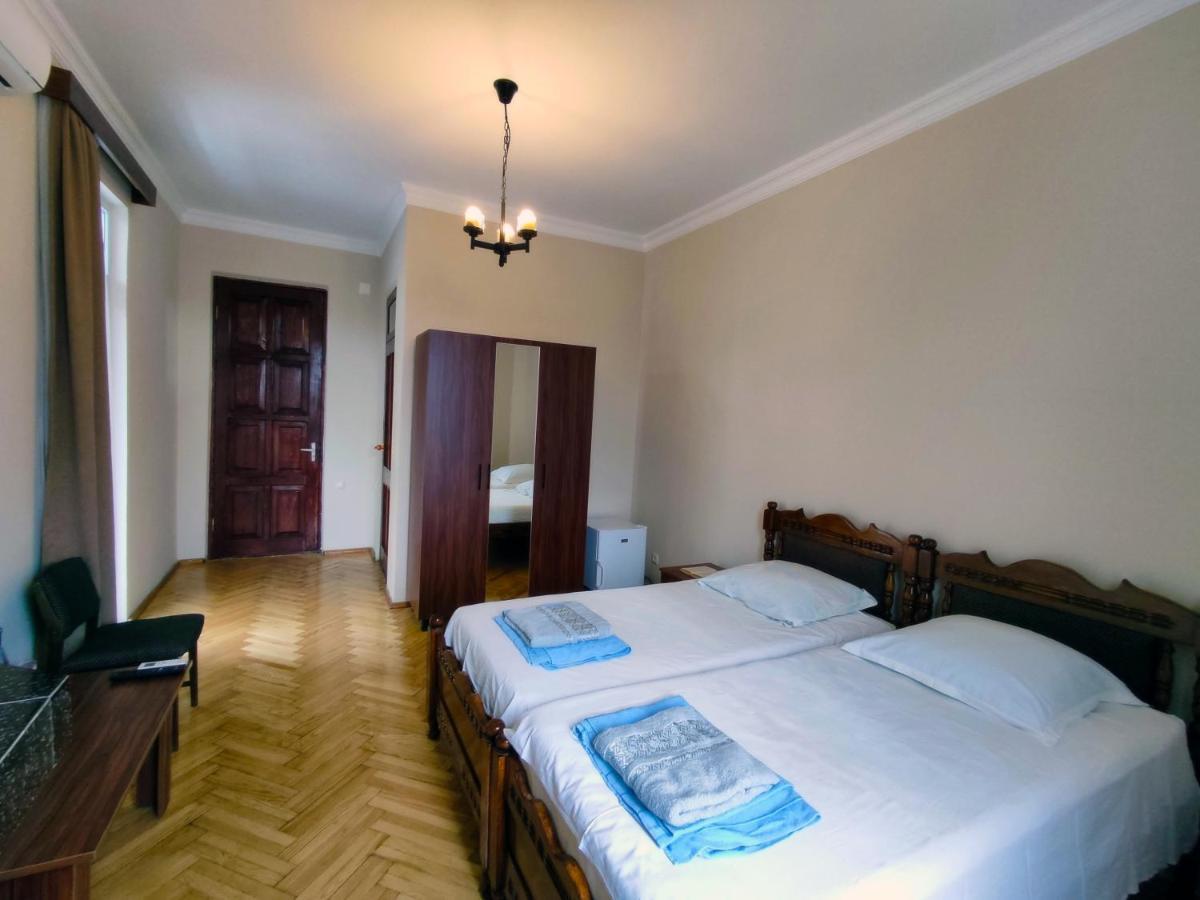 Guesthouse White Swan Kobuleti Eksteriør billede