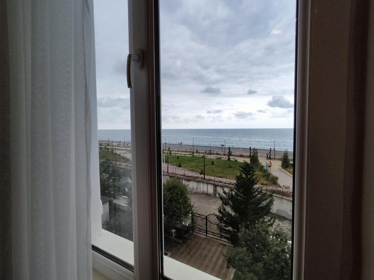 Guesthouse White Swan Kobuleti Eksteriør billede