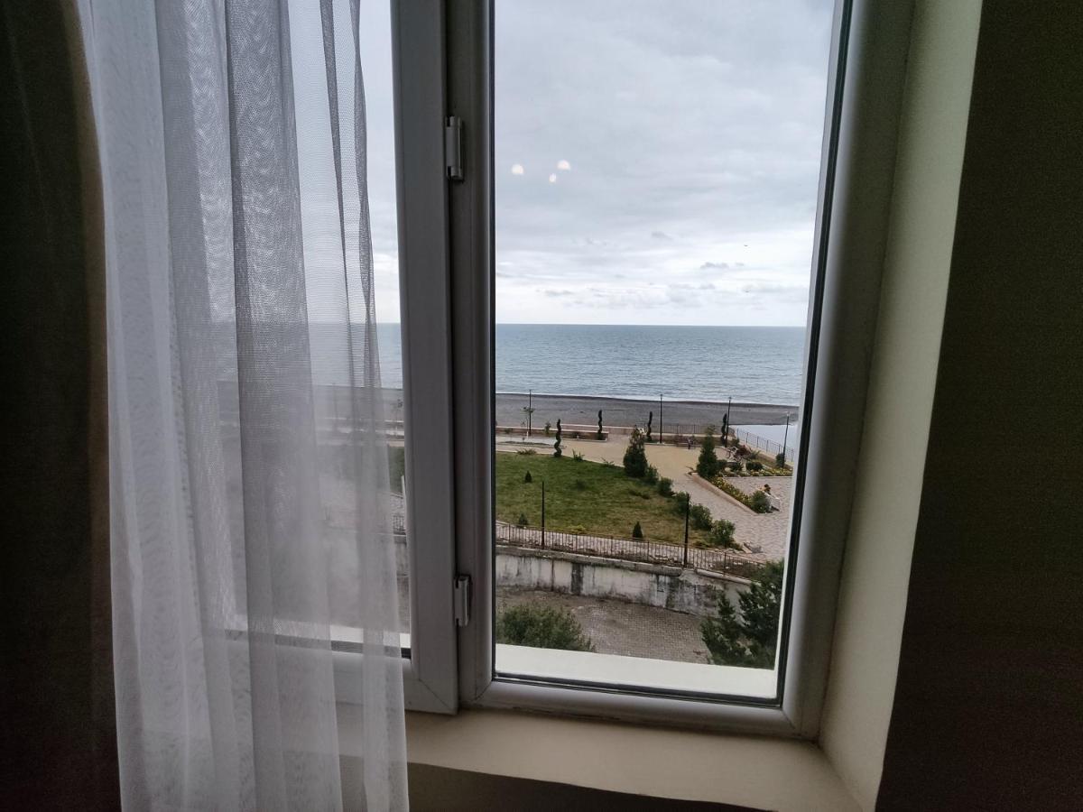 Guesthouse White Swan Kobuleti Eksteriør billede