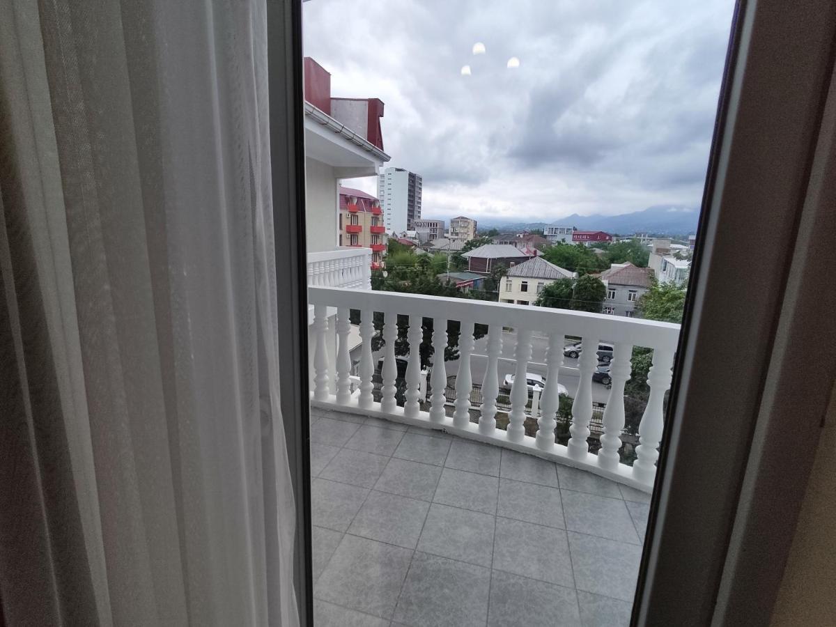 Guesthouse White Swan Kobuleti Eksteriør billede