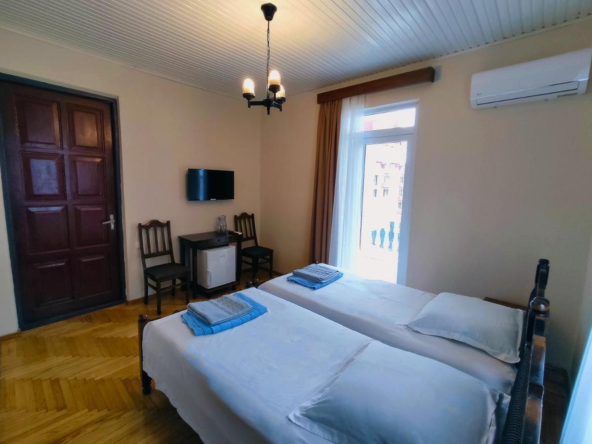 Guesthouse White Swan Kobuleti Eksteriør billede