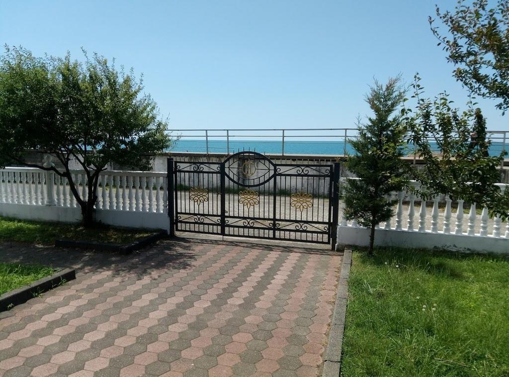 Guesthouse White Swan Kobuleti Eksteriør billede