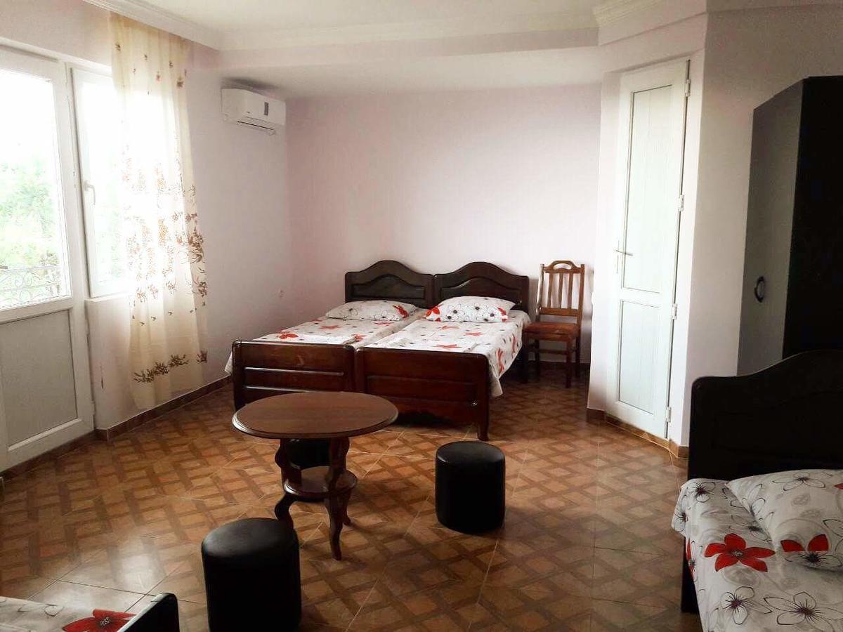 Guesthouse White Swan Kobuleti Eksteriør billede
