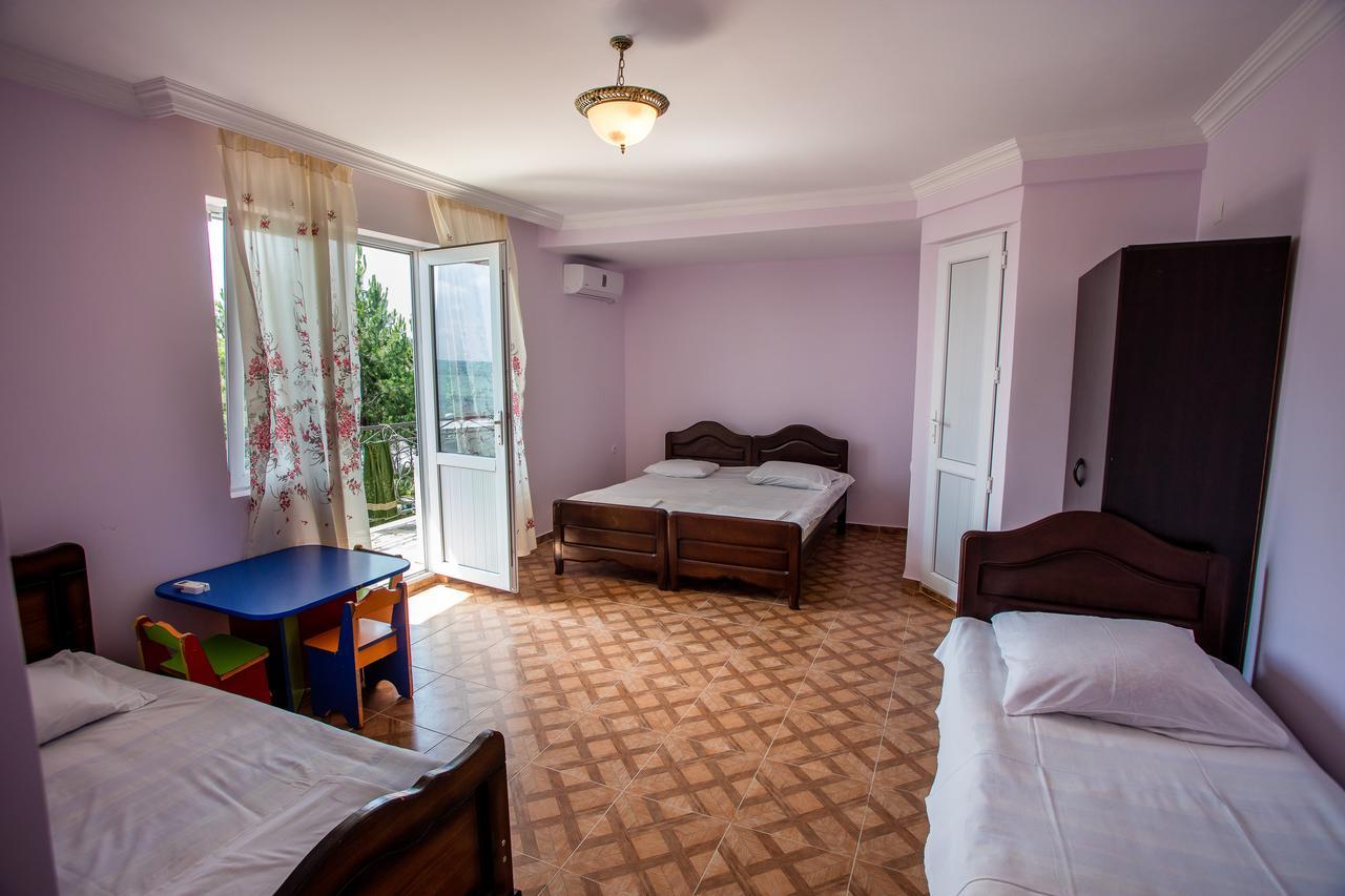 Guesthouse White Swan Kobuleti Eksteriør billede